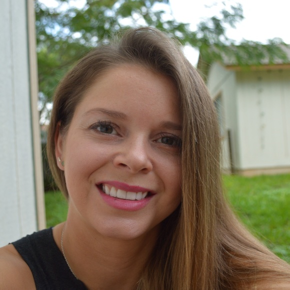 Meet your Posher, Jen - Picture 3 of 4